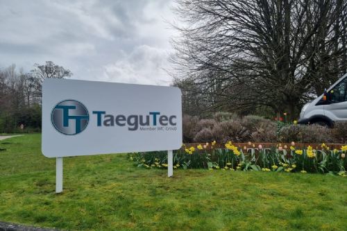 Taguetec, outdoor signage